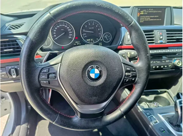 Car image 24