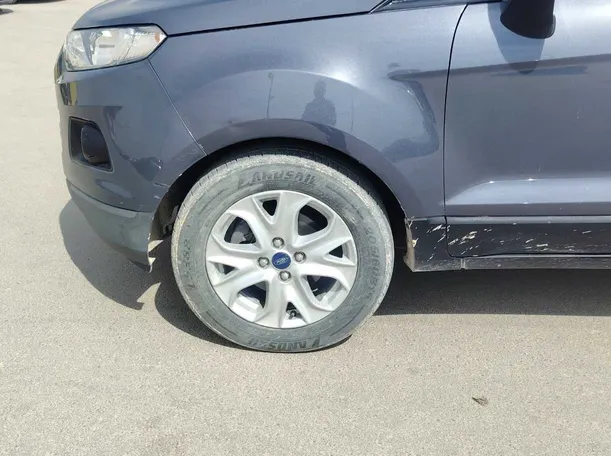Car image 10