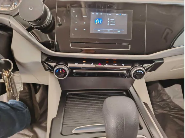 Car image 31
