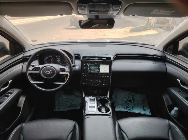 Car image 17