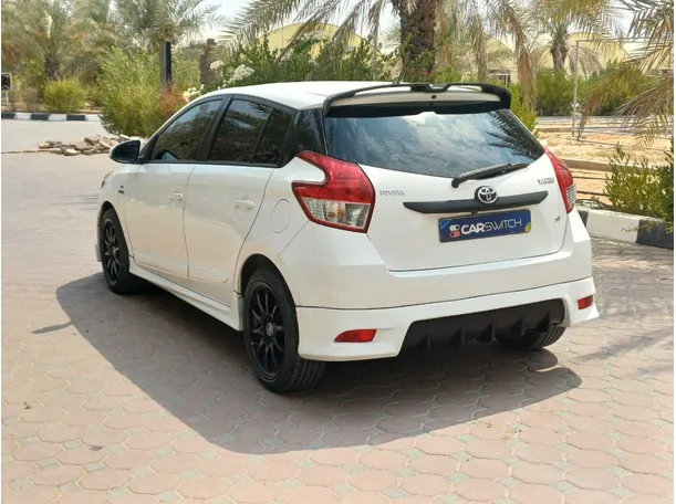 Car image 7