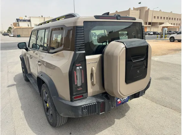 Car image 7