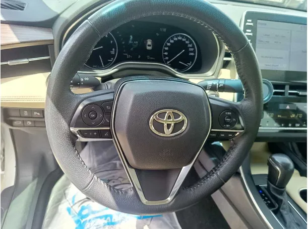 Car image 26