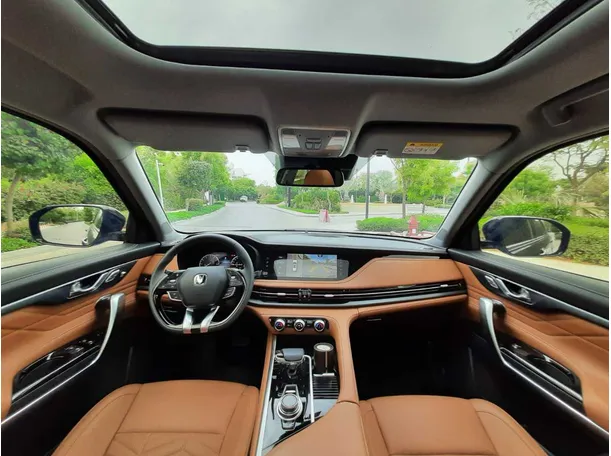 Car image 14