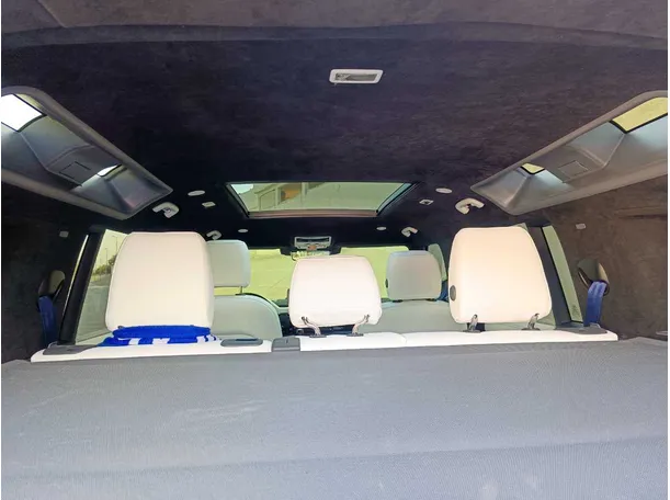 Car image 30