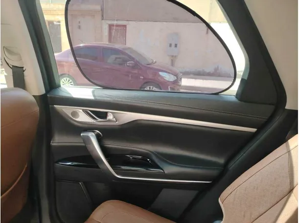 Car image 35