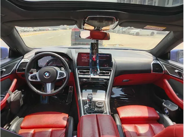 Car image 18