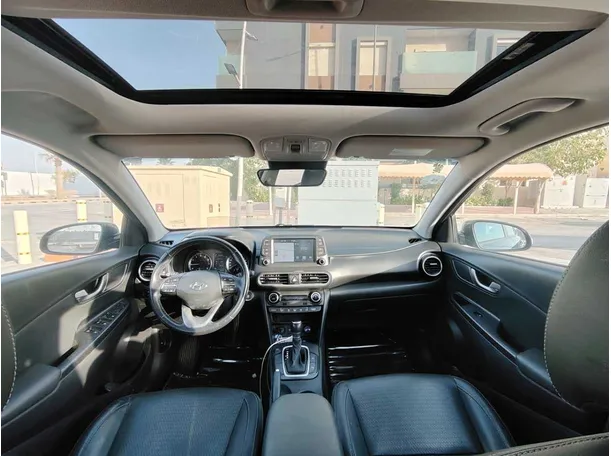 Car image 18