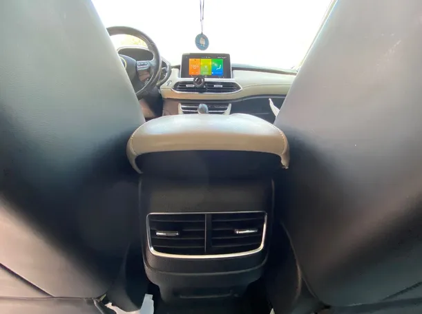 Car image 27