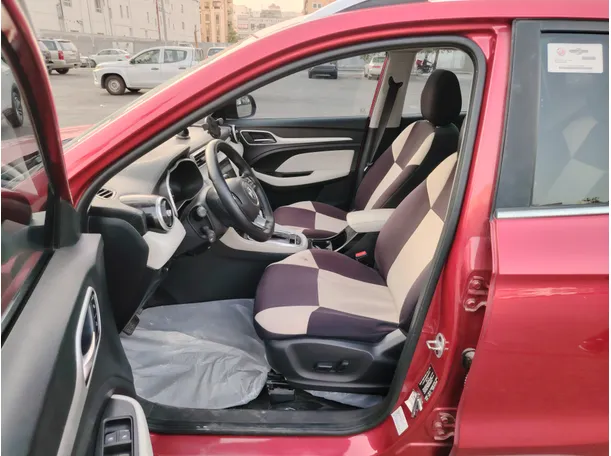 Car image 13