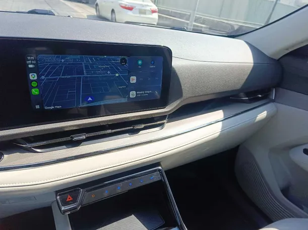 Car image 24