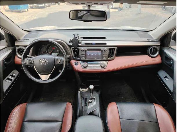 Car image 17