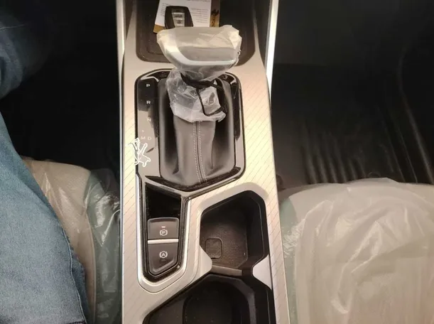 Car image 23