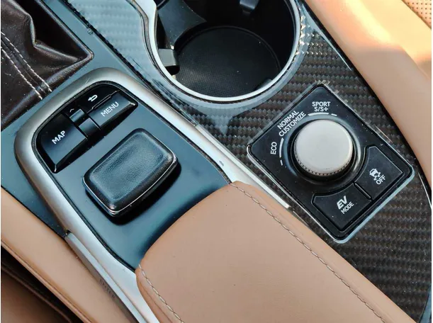 Car image 21