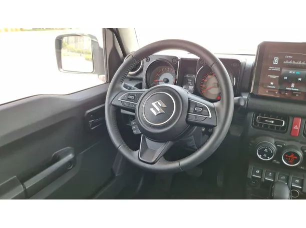 Car image 11