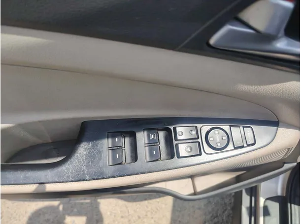 Car image 36