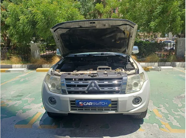 Car image 25