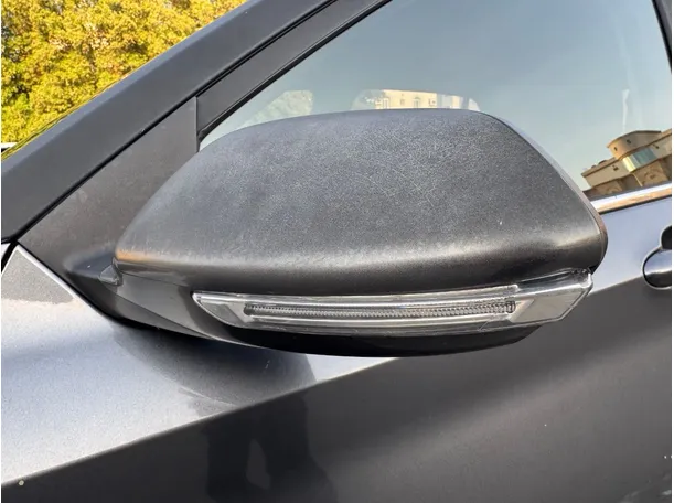 Car image 28