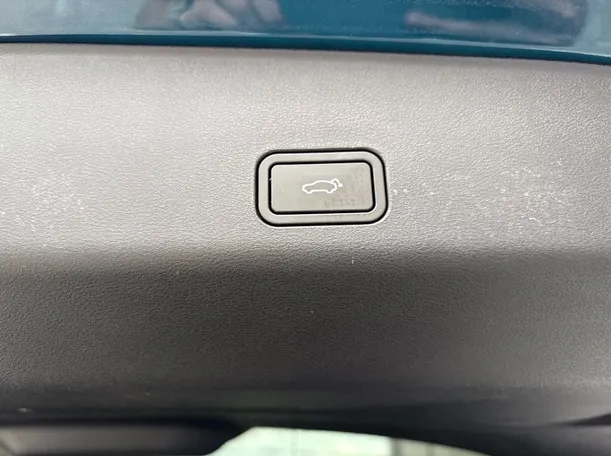 Car image 29