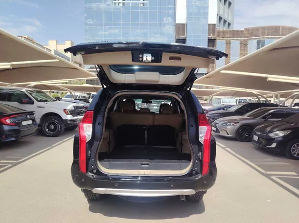 Car image 26