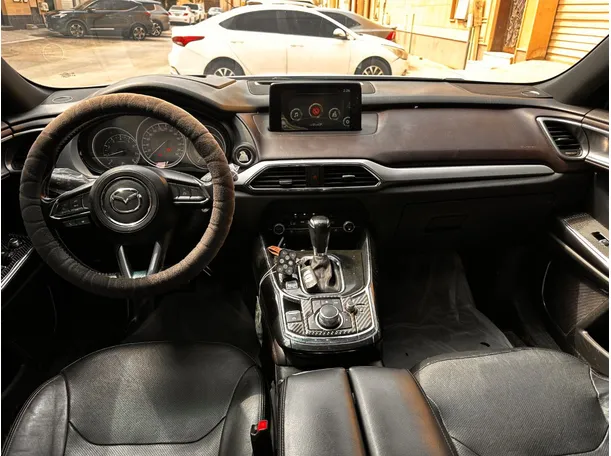 Car image 18