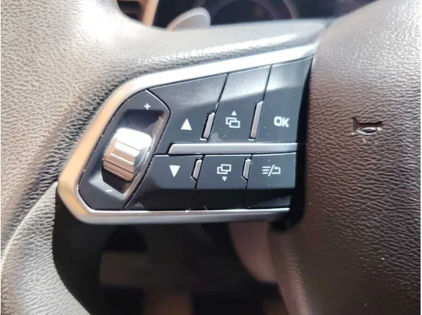 Car image 34