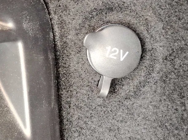 Car image 25