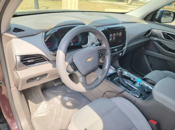 Car image 13