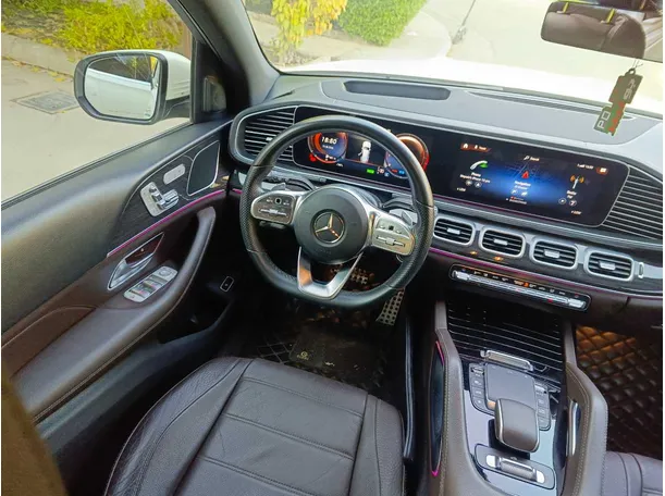 Car image 29