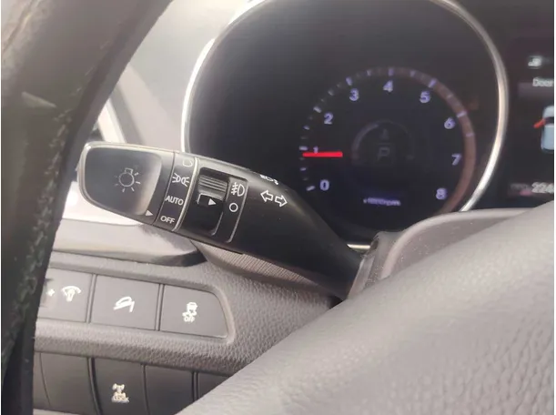 Car image 32