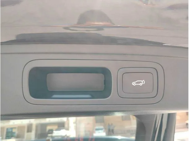 Car image 37