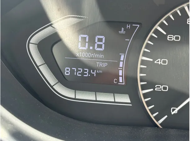 Car image 19