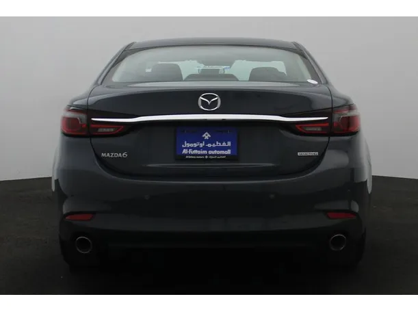 Car image 12