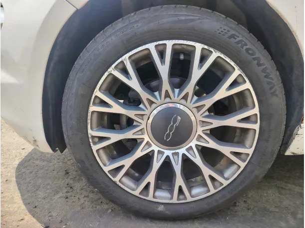 Car image 9