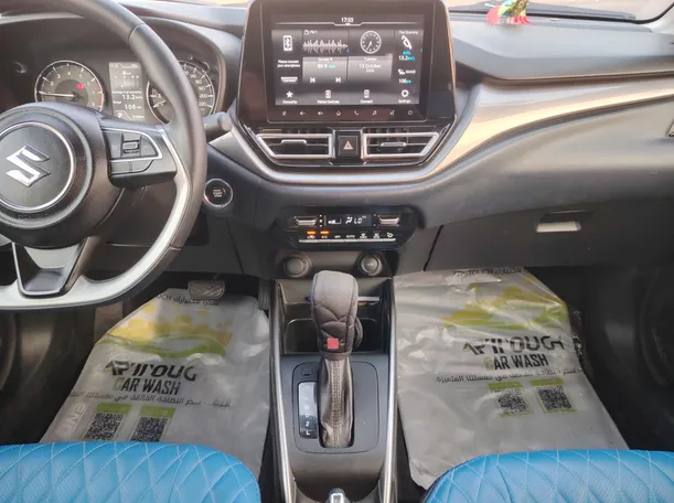 Car image 18