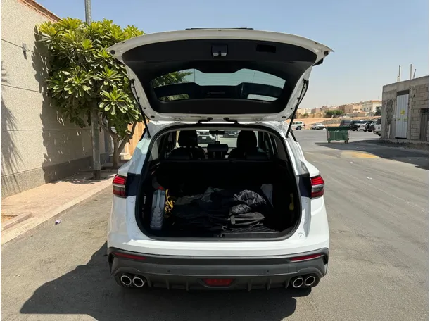 Car image 22