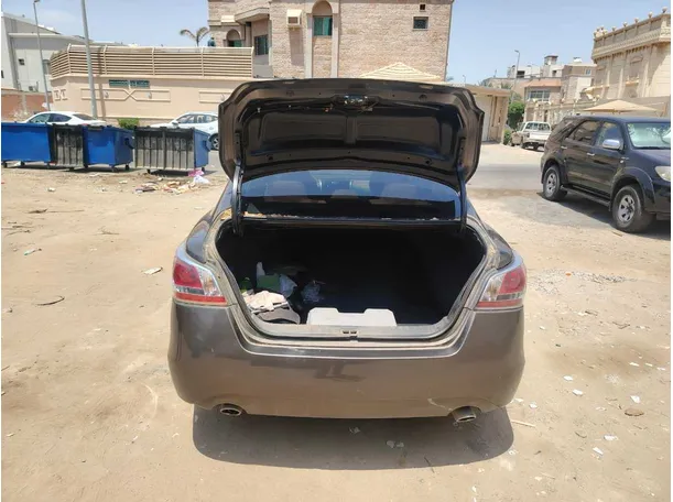 Car image 27