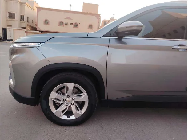 Car image 9