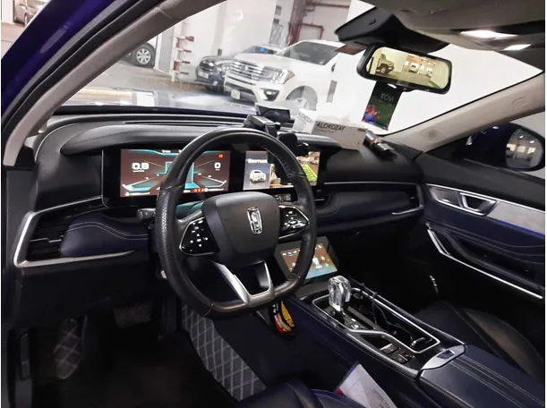 Car image 11