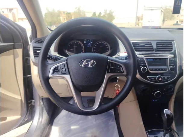 Car image 23