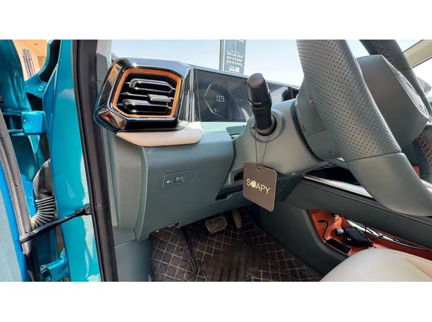 Car image 25