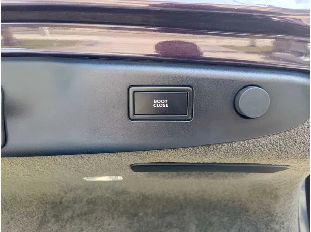 Car image 39