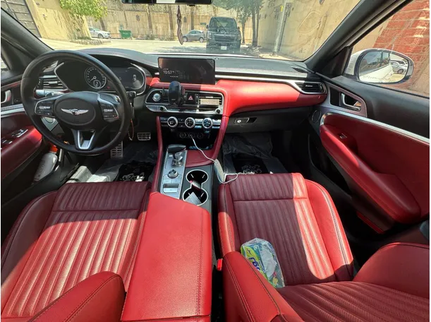 Car image 15