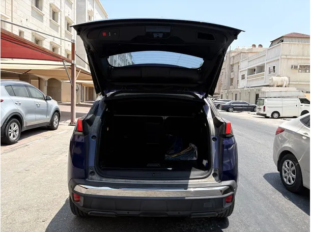 Car image 24