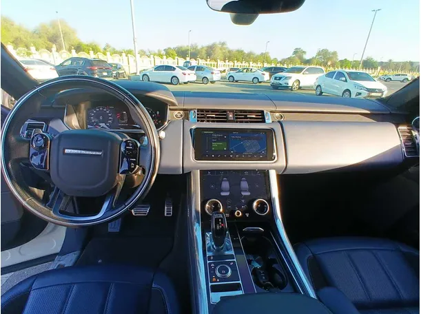 Car image 14