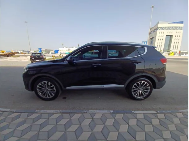 Car image 8
