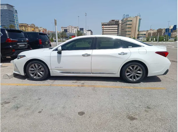 Car image 8