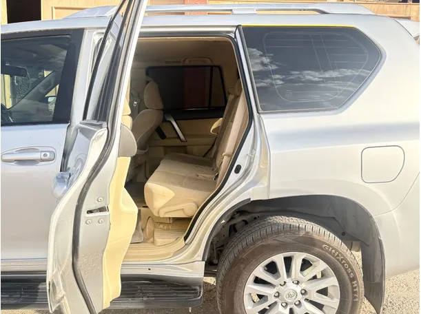 Car image 16