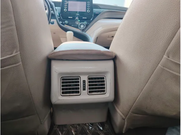 Car image 31