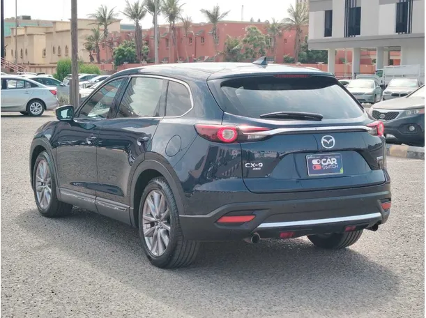 Car image 7